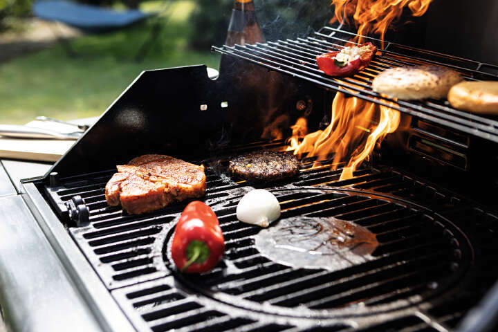 LANDMANN Triton 4.1 Gas- & Holzkohlegrill inkl. Grillaufsatz Edelstahl